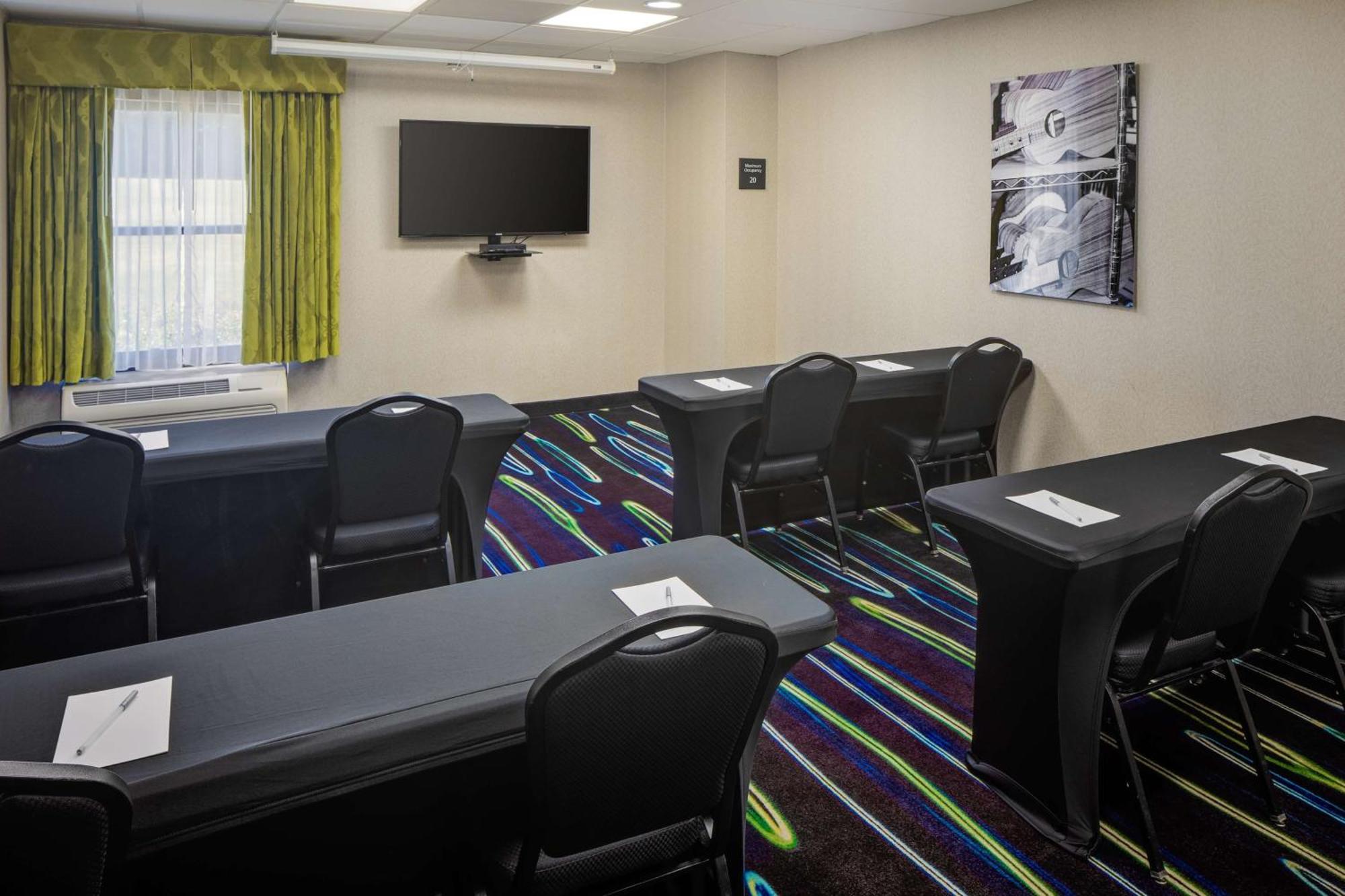 Hampton Inn & Suites Nashville-Airport מראה חיצוני תמונה