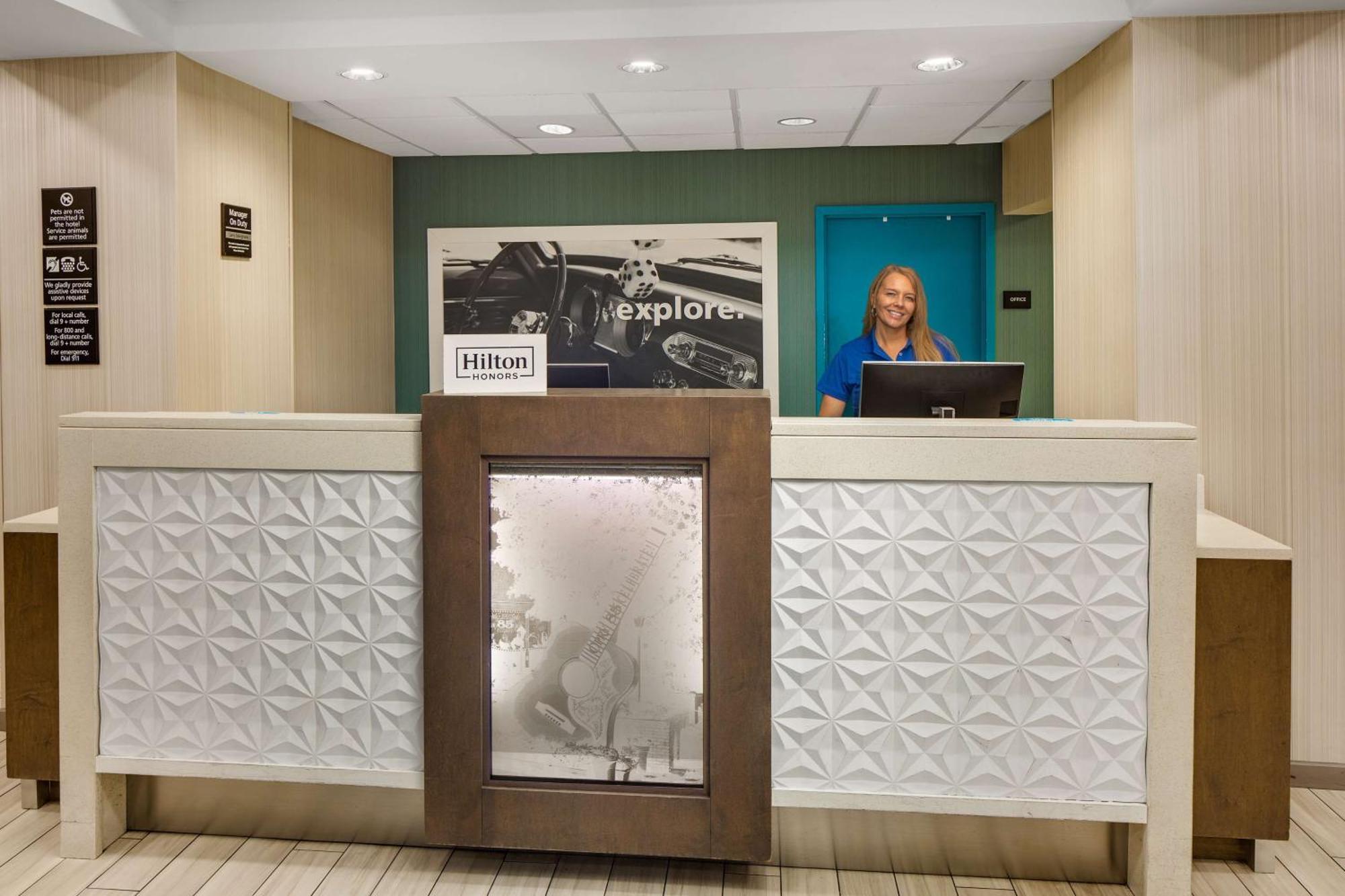 Hampton Inn & Suites Nashville-Airport מראה חיצוני תמונה