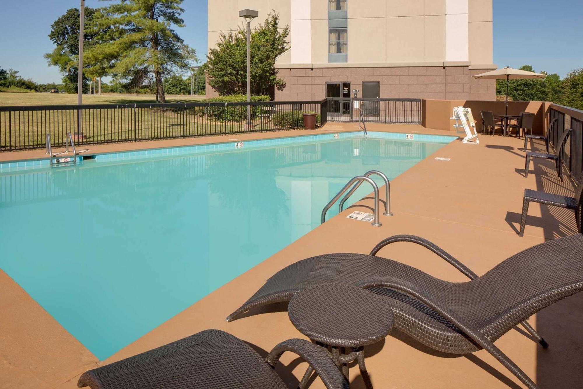 Hampton Inn & Suites Nashville-Airport מראה חיצוני תמונה
